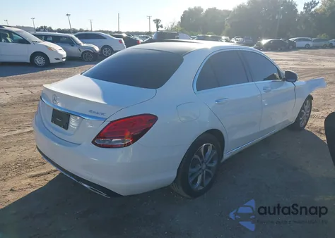 2016 Mercedes-Benz C 300 4Matic из США, поврежденный, VIN 55SWF4KB5GU138335